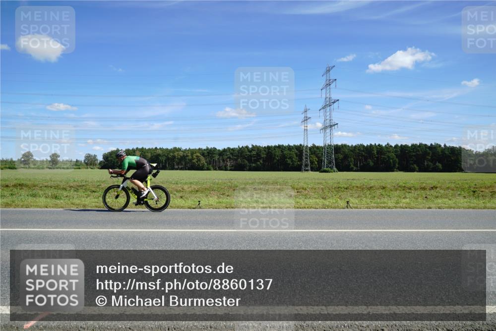 07.09.2025 - 19. Norderstedt Triathlon Michael Burmester http://msf.ph/oto/8860137 07.09.2025 13:47:45 Radfahren  meine-sportfotos.de