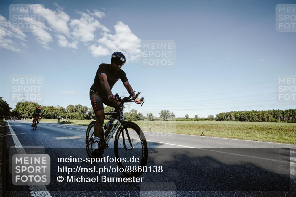 07.09.2025 - 19. Norderstedt Triathlon Michael Burmester http://msf.ph/oto/8860138 07.09.2025 15:51:02 Radfahren 527, 1043, 1442 meine-sportfotos.de
