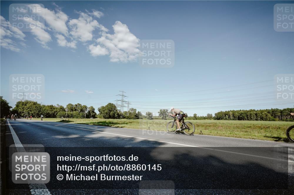 07.09.2025 - 19. Norderstedt Triathlon Michael Burmester http://msf.ph/oto/8860145 07.09.2025 15:51:04 Radfahren 527, 528, 1043, 1442 meine-sportfotos.de