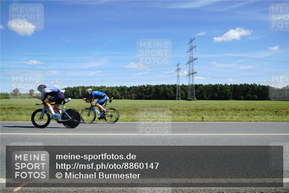 07.09.2025 - 19. Norderstedt Triathlon Michael Burmester http://msf.ph/oto/8860147 07.09.2025 13:47:51 Radfahren 393 meine-sportfotos.de