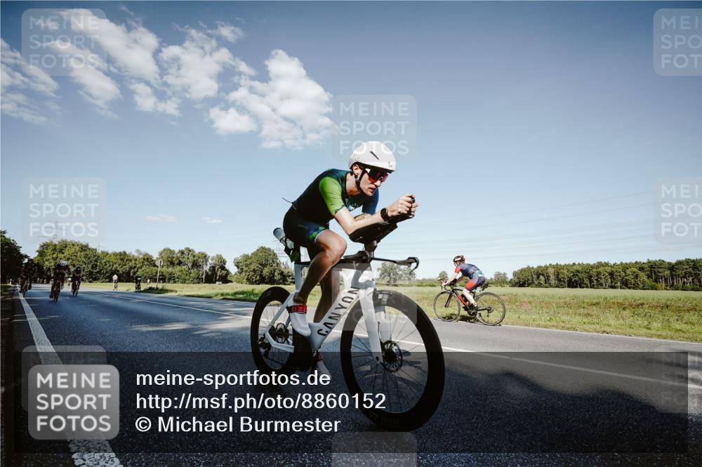 07.09.2025 - 19. Norderstedt Triathlon Michael Burmester http://msf.ph/oto/8860152 07.09.2025 15:51:07 Radfahren 409, 528, 1050, 1624 meine-sportfotos.de