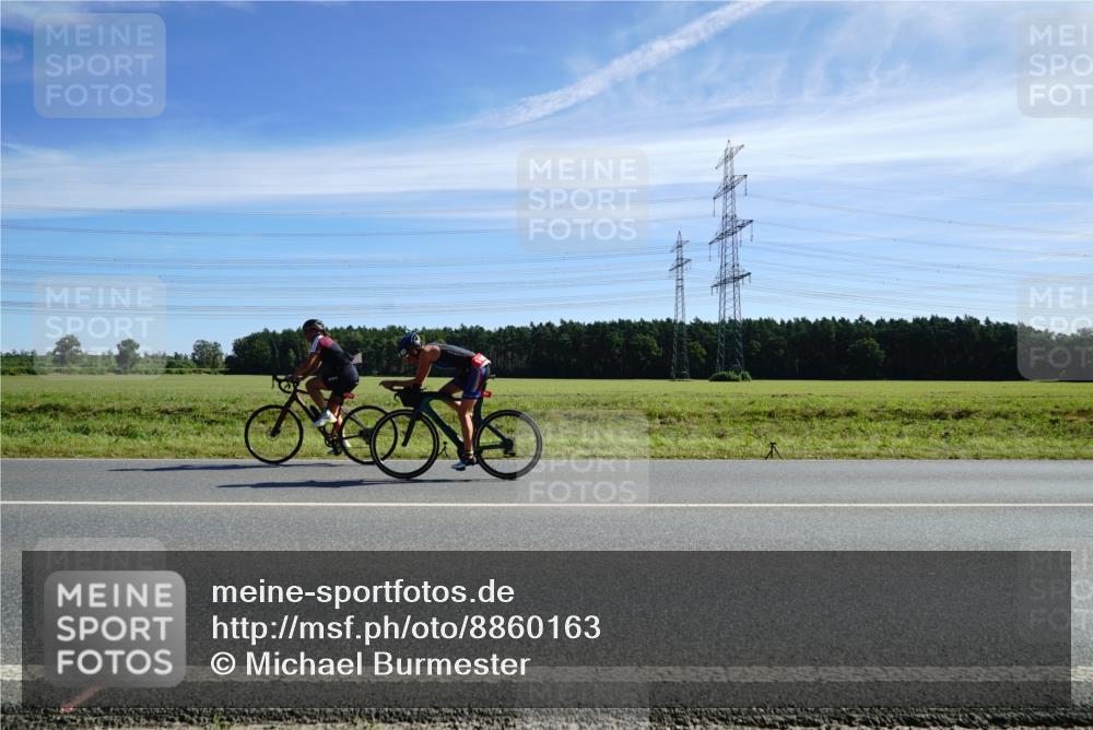 07.09.2025 - 19. Norderstedt Triathlon Michael Burmester http://msf.ph/oto/8860163 07.09.2025 11:46:52 Radfahren 736, 1258, 1333 meine-sportfotos.de
