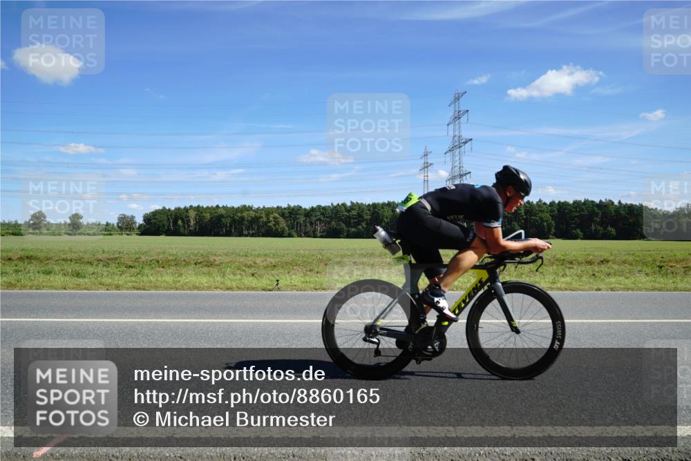 07.09.2025 - 19. Norderstedt Triathlon Michael Burmester http://msf.ph/oto/8860165 07.09.2025 13:47:56 Radfahren 959, 989 meine-sportfotos.de