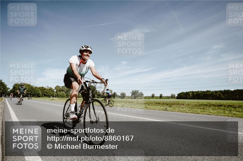 07.09.2025 - 19. Norderstedt Triathlon Michael Burmester http://msf.ph/oto/8860167 07.09.2025 12:52:09 Radfahren 232, 339, 766, 813 meine-sportfotos.de
