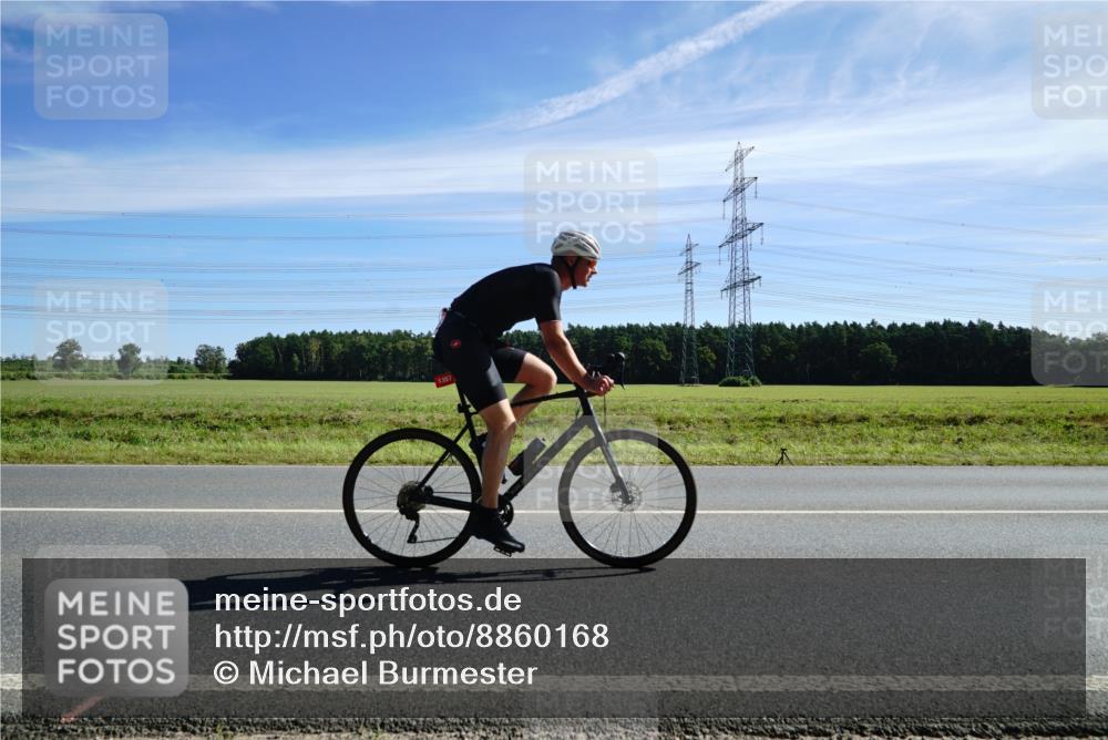 07.09.2025 - 19. Norderstedt Triathlon Michael Burmester http://msf.ph/oto/8860168 07.09.2025 11:47:11 Radfahren 1357 meine-sportfotos.de
