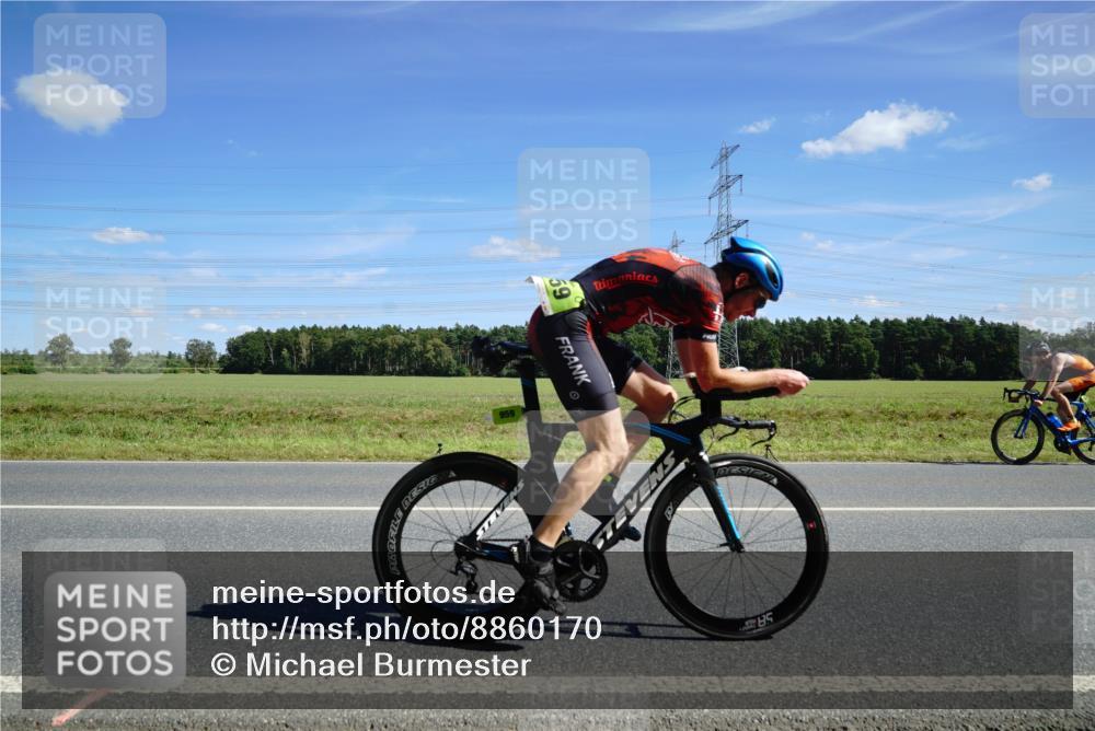 07.09.2025 - 19. Norderstedt Triathlon Michael Burmester http://msf.ph/oto/8860170 07.09.2025 13:47:59 Radfahren 959, 989 meine-sportfotos.de