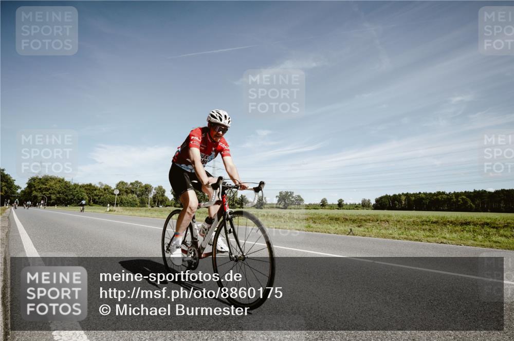 07.09.2025 - 19. Norderstedt Triathlon Michael Burmester http://msf.ph/oto/8860175 07.09.2025 12:52:13 Radfahren 232, 343 meine-sportfotos.de