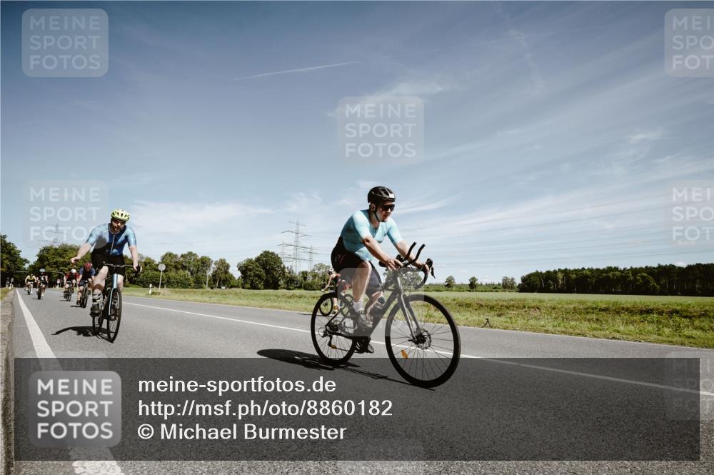 07.09.2025 - 19. Norderstedt Triathlon Michael Burmester http://msf.ph/oto/8860182 07.09.2025 12:52:20 Radfahren 153, 160, 219, 338, 1292, 1356 meine-sportfotos.de