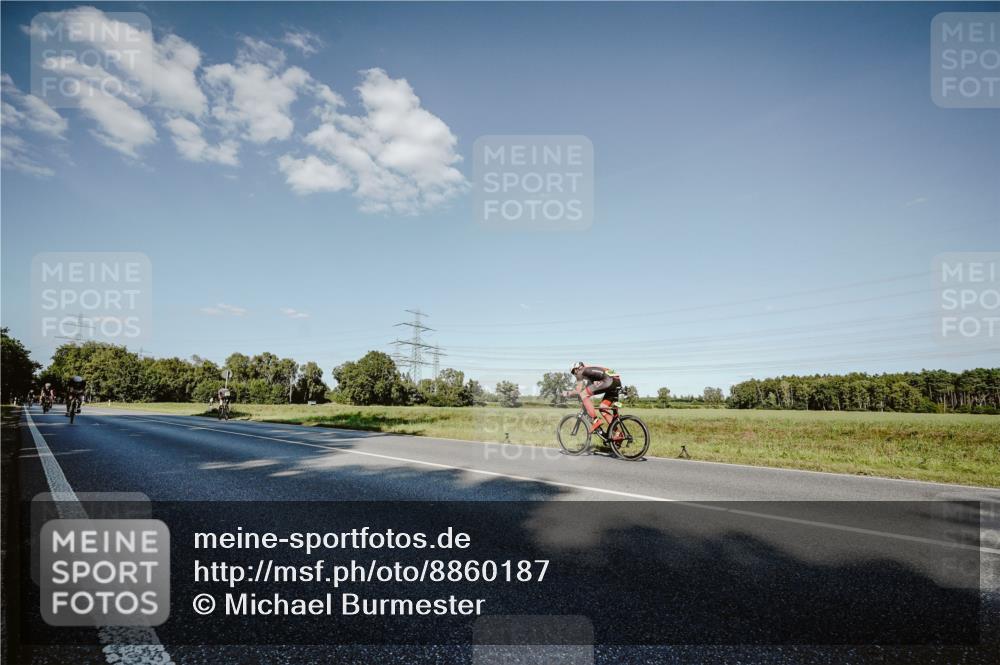 07.09.2025 - 19. Norderstedt Triathlon Michael Burmester http://msf.ph/oto/8860187 07.09.2025 15:51:22 Radfahren 523, 940, 1606 meine-sportfotos.de