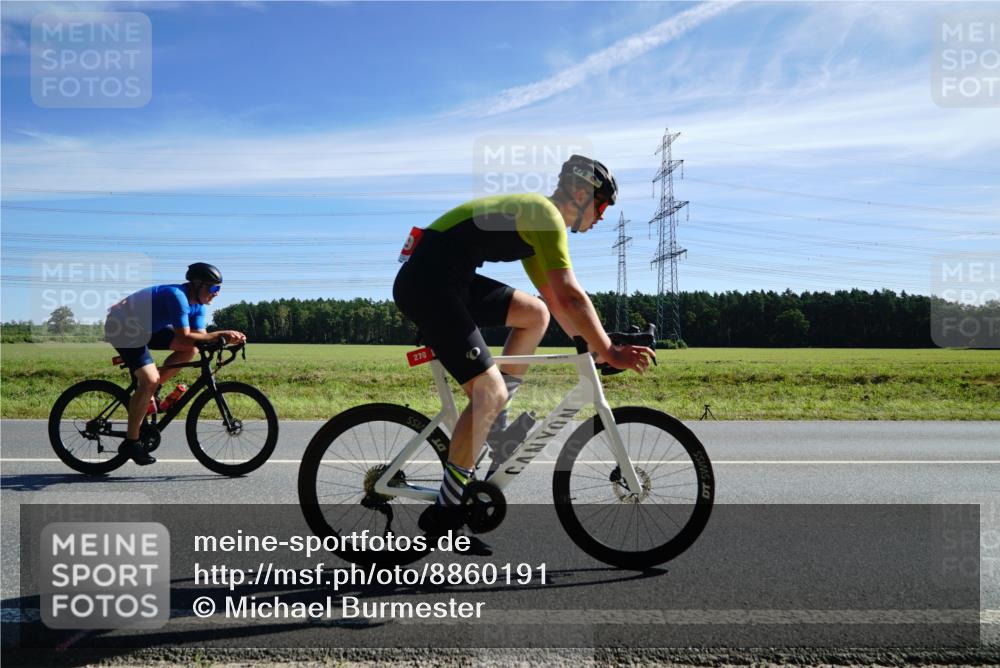 07.09.2025 - 19. Norderstedt Triathlon Michael Burmester http://msf.ph/oto/8860191 07.09.2025 11:47:27 Radfahren 279, 303 meine-sportfotos.de