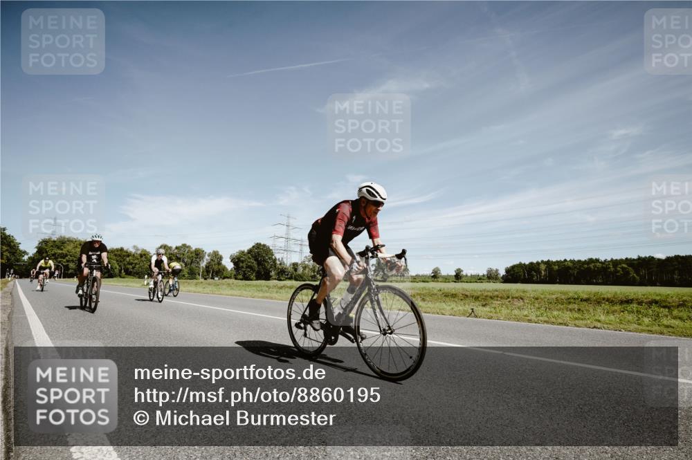 07.09.2025 - 19. Norderstedt Triathlon Michael Burmester http://msf.ph/oto/8860195 07.09.2025 12:52:22 Radfahren 153, 160, 179, 219, 338, 1292, 1356 meine-sportfotos.de