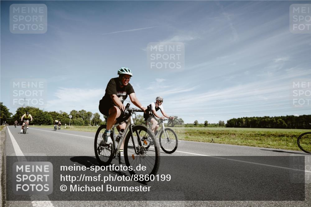 07.09.2025 - 19. Norderstedt Triathlon Michael Burmester http://msf.ph/oto/8860199 07.09.2025 12:52:23 Radfahren 153, 160, 179, 219, 338, 1292, 1356 meine-sportfotos.de