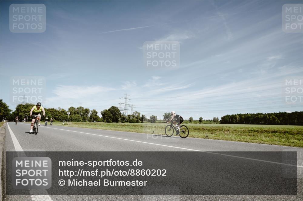 07.09.2025 - 19. Norderstedt Triathlon Michael Burmester http://msf.ph/oto/8860202 07.09.2025 12:52:24 Radfahren 179, 219, 338, 1292, 1356 meine-sportfotos.de