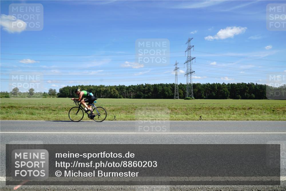 07.09.2025 - 19. Norderstedt Triathlon Michael Burmester http://msf.ph/oto/8860203 07.09.2025 13:48:23 Radfahren  meine-sportfotos.de