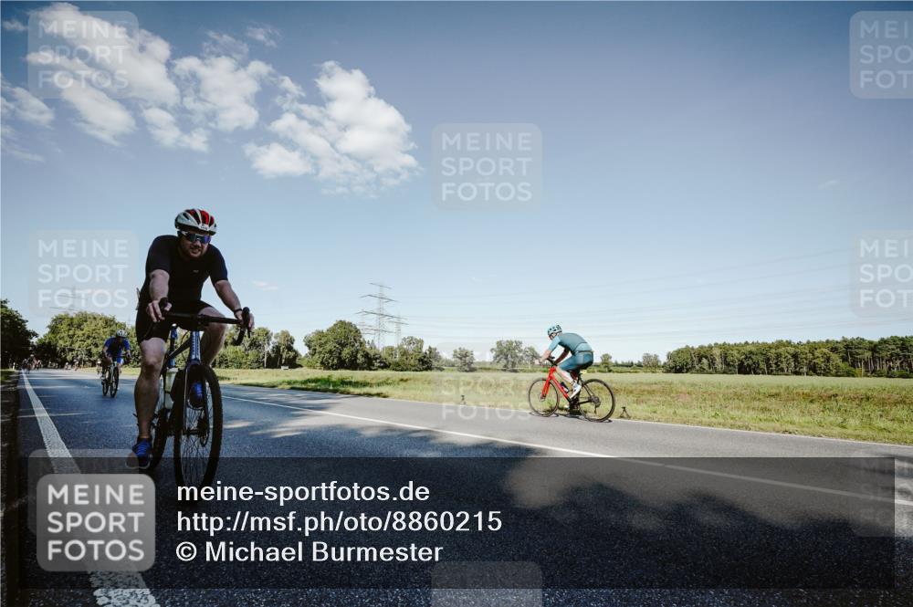 07.09.2025 - 19. Norderstedt Triathlon Michael Burmester http://msf.ph/oto/8860215 07.09.2025 15:51:30 Radfahren 540, 1067, 1418, 1454 meine-sportfotos.de
