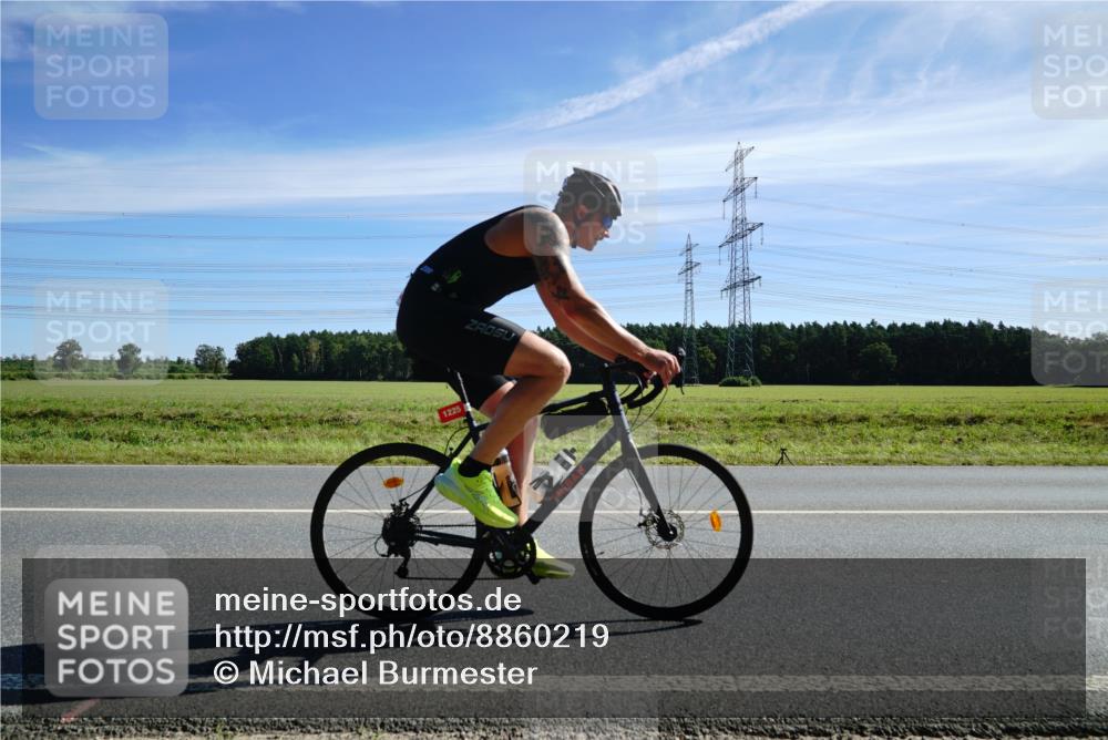 07.09.2025 - 19. Norderstedt Triathlon Michael Burmester http://msf.ph/oto/8860219 07.09.2025 11:47:36 Radfahren 155, 201, 1225, 1320 meine-sportfotos.de