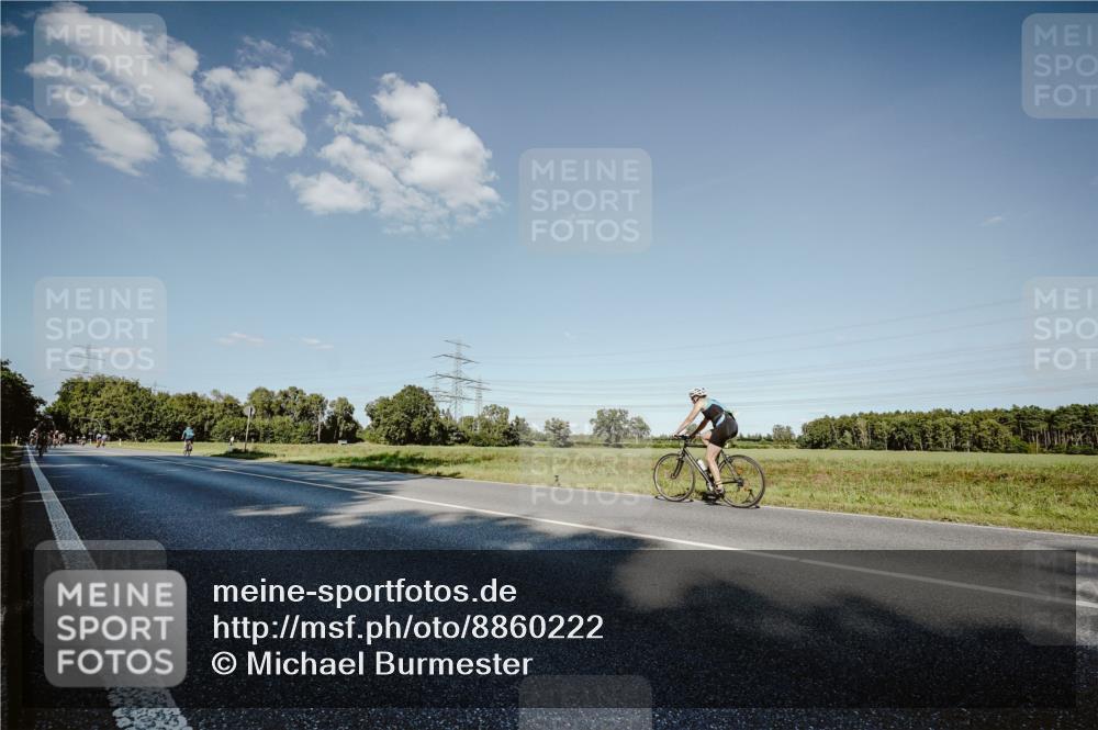 07.09.2025 - 19. Norderstedt Triathlon Michael Burmester http://msf.ph/oto/8860222 07.09.2025 15:51:33 Radfahren 1418, 1454 meine-sportfotos.de