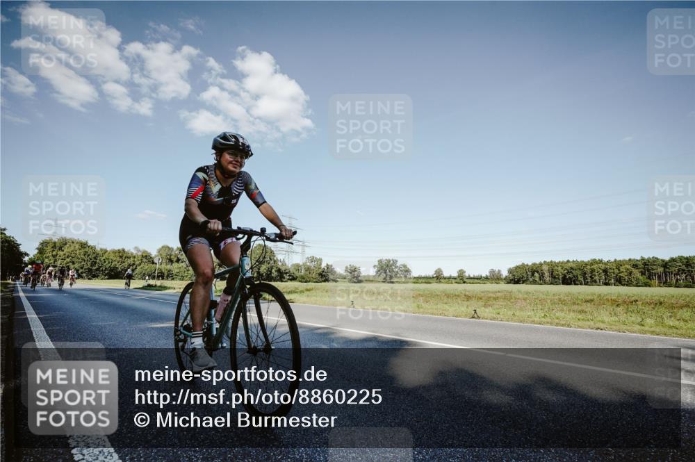 07.09.2025 - 19. Norderstedt Triathlon Michael Burmester http://msf.ph/oto/8860225 07.09.2025 15:51:37 Radfahren 390, 926, 1058, 1530 meine-sportfotos.de