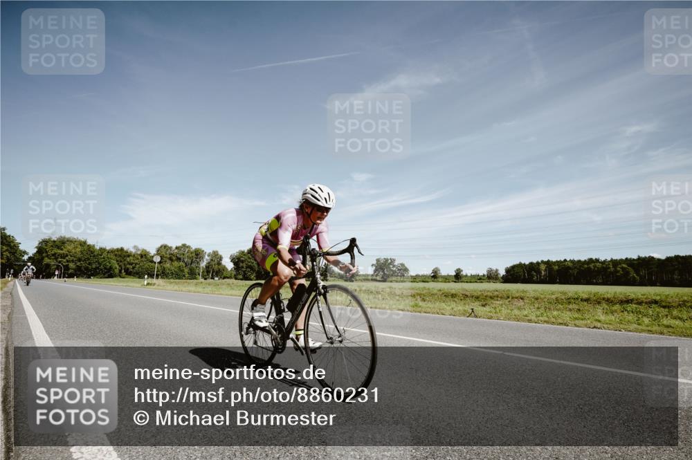 07.09.2025 - 19. Norderstedt Triathlon Michael Burmester http://msf.ph/oto/8860231 07.09.2025 12:52:50 Radfahren 235, 310 meine-sportfotos.de