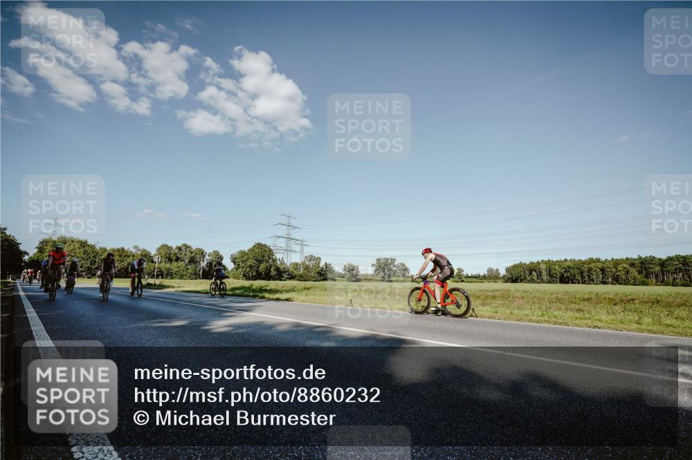07.09.2025 - 19. Norderstedt Triathlon Michael Burmester http://msf.ph/oto/8860232 07.09.2025 15:51:39 Radfahren 390, 538, 926, 1058, 1060, 1088, 1090, 1446, 1530, 1565 meine-sportfotos.de