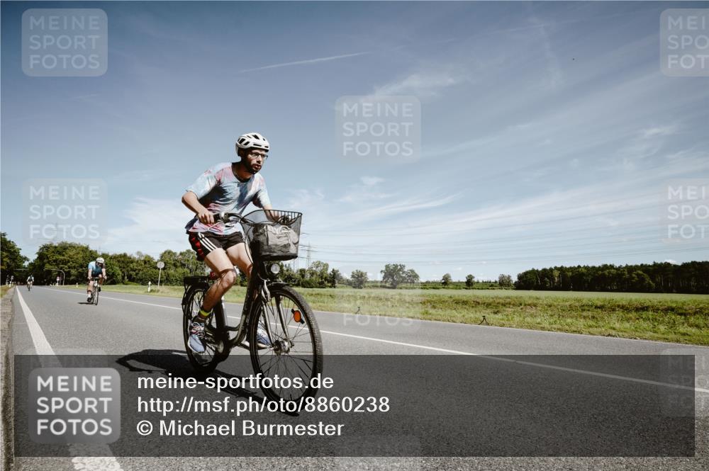07.09.2025 - 19. Norderstedt Triathlon Michael Burmester http://msf.ph/oto/8860238 07.09.2025 12:52:56 Radfahren 1235, 1261, 1269 meine-sportfotos.de