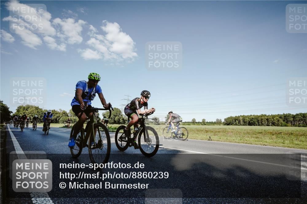 07.09.2025 - 19. Norderstedt Triathlon Michael Burmester http://msf.ph/oto/8860239 07.09.2025 15:51:41 Radfahren 390, 538, 550, 1058, 1060, 1088, 1090, 1446, 1530, 1565, 1595 meine-sportfotos.de
