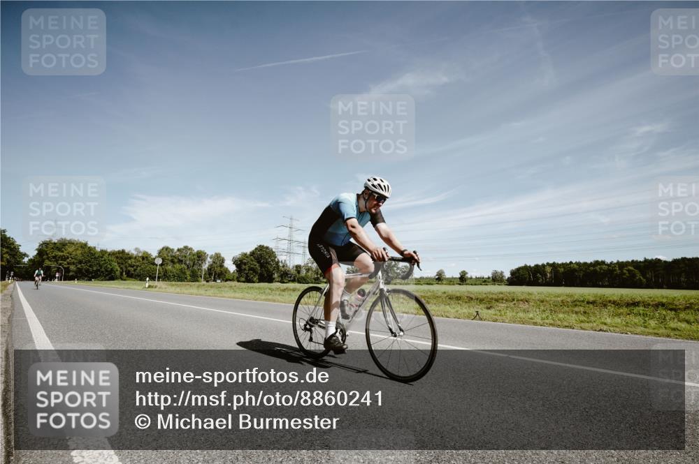 07.09.2025 - 19. Norderstedt Triathlon Michael Burmester http://msf.ph/oto/8860241 07.09.2025 12:52:57 Radfahren 1235, 1261, 1269 meine-sportfotos.de