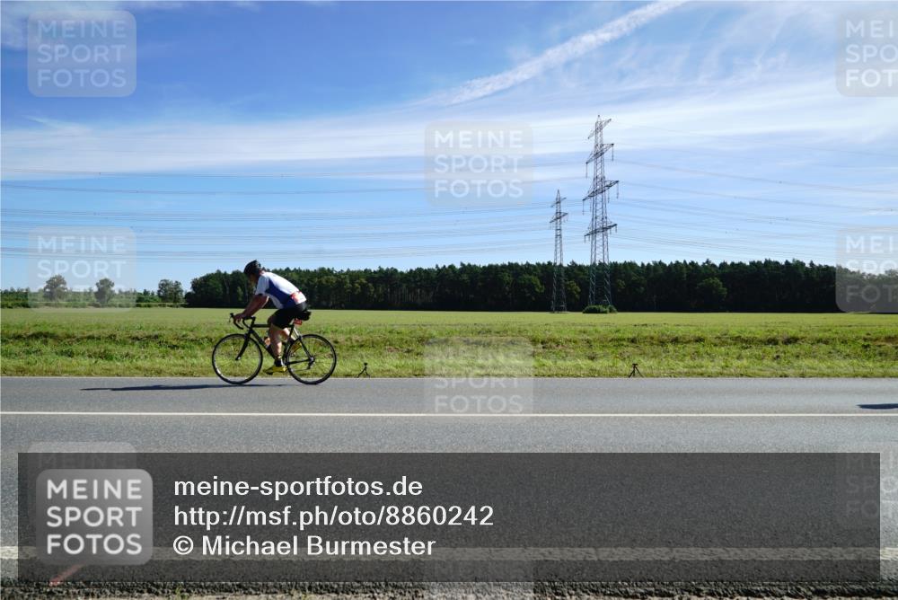 07.09.2025 - 19. Norderstedt Triathlon Michael Burmester http://msf.ph/oto/8860242 07.09.2025 11:47:51 Radfahren 795 meine-sportfotos.de
