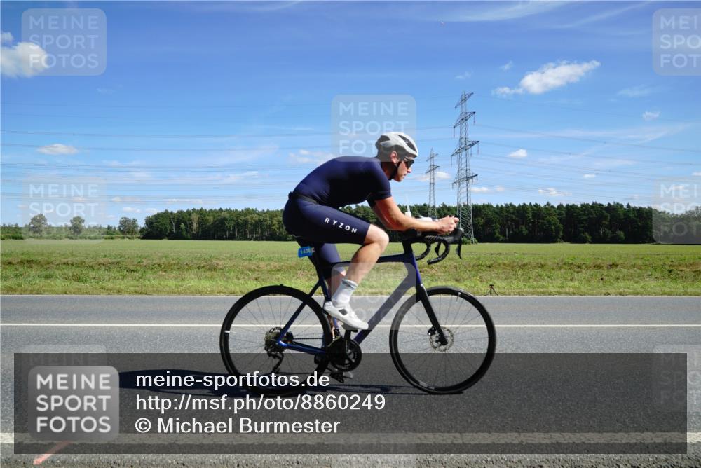 07.09.2025 - 19. Norderstedt Triathlon Michael Burmester http://msf.ph/oto/8860249 07.09.2025 13:48:47 Radfahren 1007, 1438 meine-sportfotos.de
