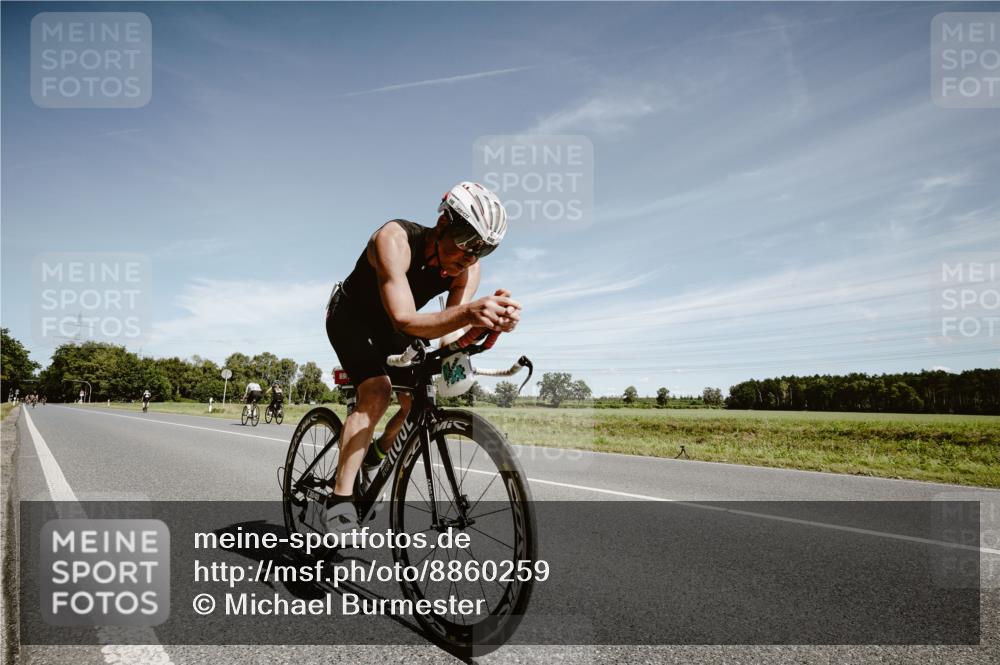 07.09.2025 - 19. Norderstedt Triathlon Michael Burmester http://msf.ph/oto/8860259 07.09.2025 12:53:14 Radfahren 698 meine-sportfotos.de
