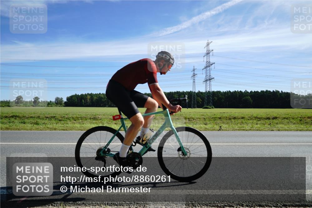 07.09.2025 - 19. Norderstedt Triathlon Michael Burmester http://msf.ph/oto/8860261 07.09.2025 11:48:03 Radfahren 280 meine-sportfotos.de