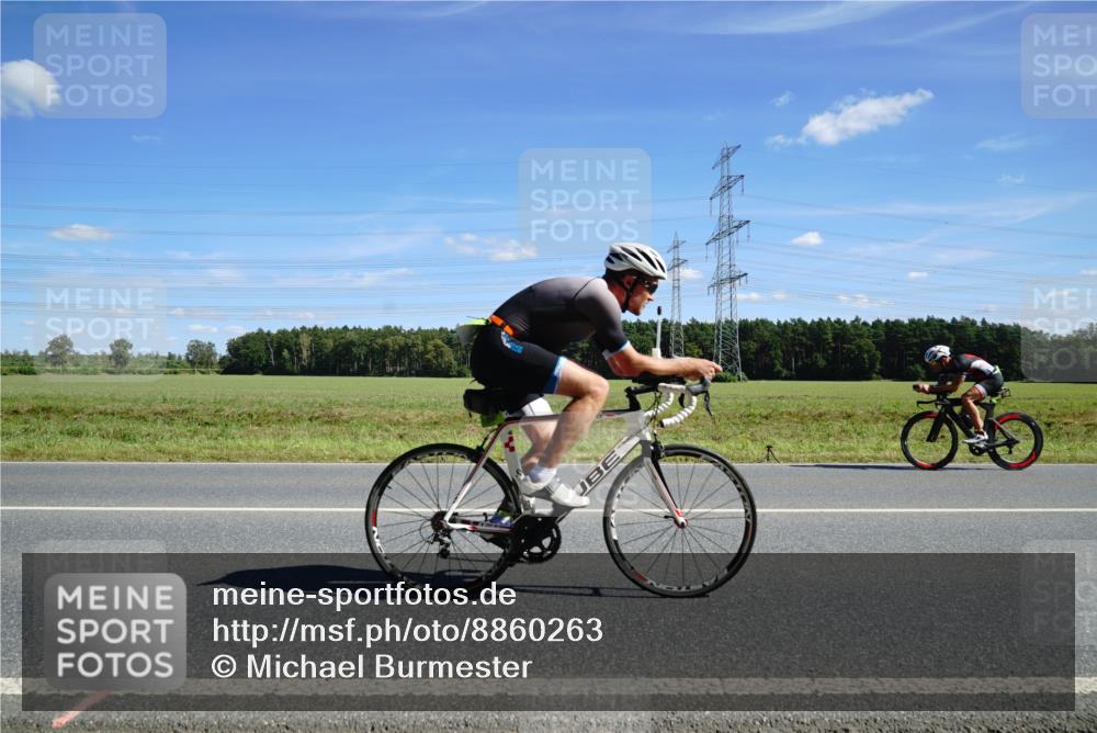 07.09.2025 - 19. Norderstedt Triathlon Michael Burmester http://msf.ph/oto/8860263 07.09.2025 13:49:02 Radfahren 991, 1029 meine-sportfotos.de