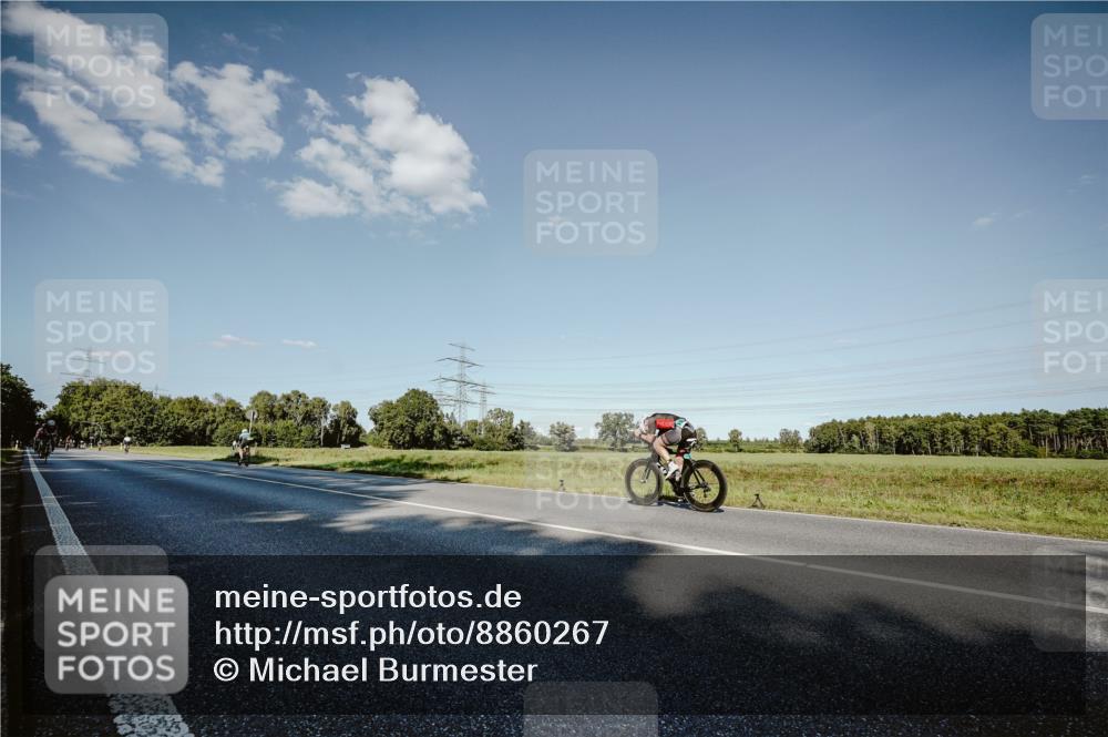 07.09.2025 - 19. Norderstedt Triathlon Michael Burmester http://msf.ph/oto/8860267 07.09.2025 15:51:53 Radfahren 1074 meine-sportfotos.de