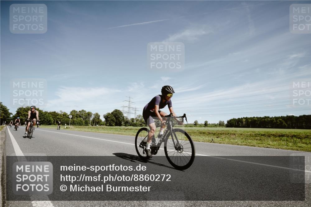 07.09.2025 - 19. Norderstedt Triathlon Michael Burmester http://msf.ph/oto/8860272 07.09.2025 12:53:27 Radfahren 224, 789, 1256 meine-sportfotos.de