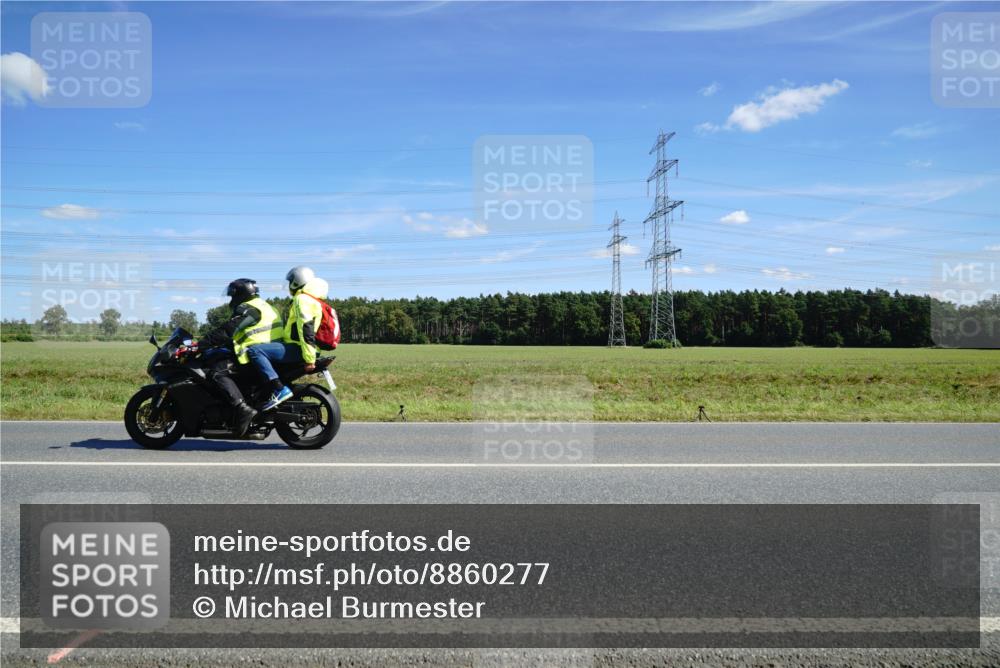 07.09.2025 - 19. Norderstedt Triathlon Michael Burmester http://msf.ph/oto/8860277 07.09.2025 13:49:07 Radfahren  meine-sportfotos.de