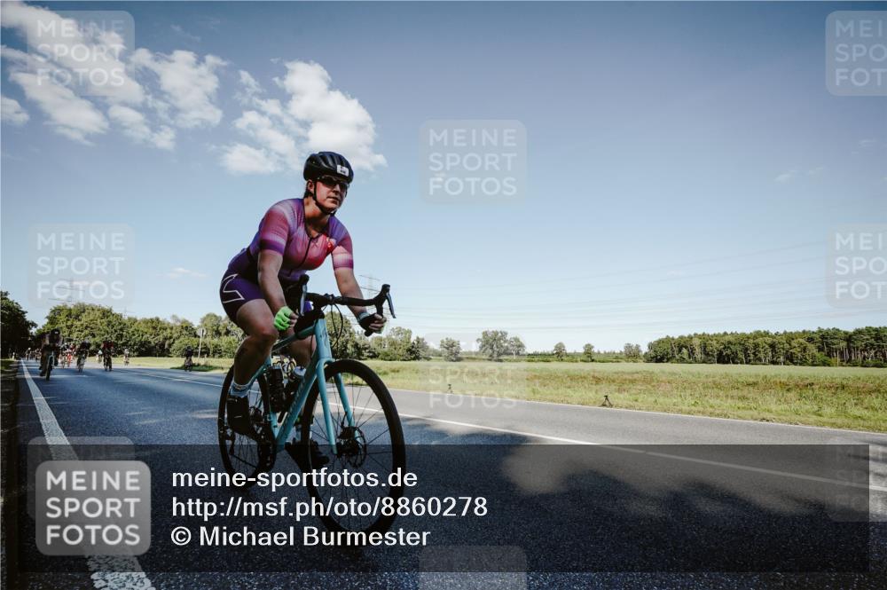 07.09.2025 - 19. Norderstedt Triathlon Michael Burmester http://msf.ph/oto/8860278 07.09.2025 15:51:57 Radfahren 408, 918, 1074, 1075, 1079, 1087, 1100, 1570 meine-sportfotos.de