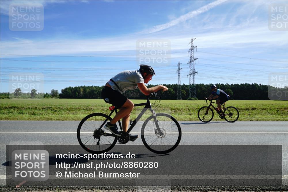 07.09.2025 - 19. Norderstedt Triathlon Michael Burmester http://msf.ph/oto/8860280 07.09.2025 11:48:14 Radfahren 154, 801 meine-sportfotos.de