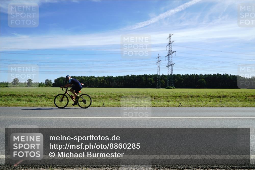 07.09.2025 - 19. Norderstedt Triathlon Michael Burmester http://msf.ph/oto/8860285 07.09.2025 11:48:14 Radfahren 154, 801 meine-sportfotos.de