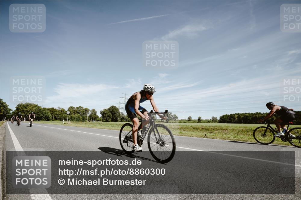07.09.2025 - 19. Norderstedt Triathlon Michael Burmester http://msf.ph/oto/8860300 07.09.2025 12:54:00 Radfahren 214, 264, 270, 349 meine-sportfotos.de