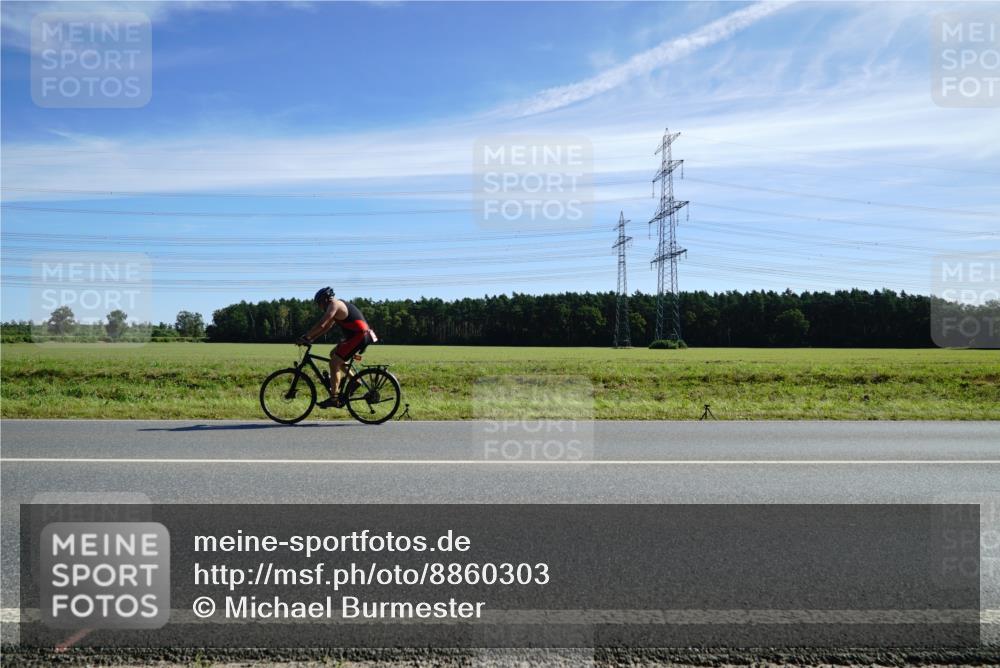 07.09.2025 - 19. Norderstedt Triathlon Michael Burmester http://msf.ph/oto/8860303 07.09.2025 11:48:21 Radfahren 138, 1265 meine-sportfotos.de
