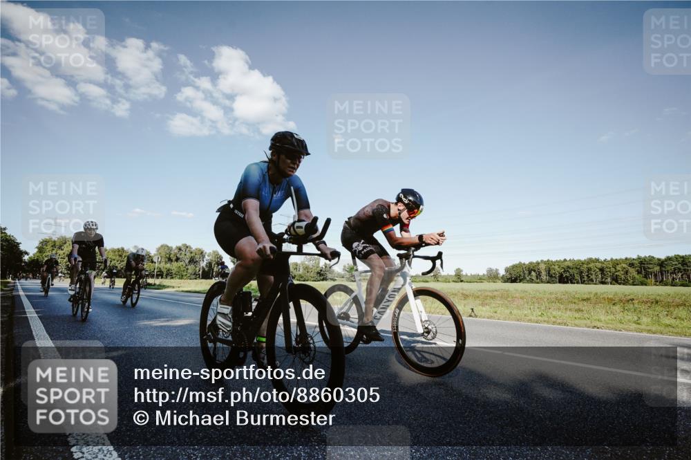 07.09.2025 - 19. Norderstedt Triathlon Michael Burmester http://msf.ph/oto/8860305 07.09.2025 15:52:05 Radfahren 431, 454, 494, 512, 887, 1052, 1103, 1545, 1591 meine-sportfotos.de