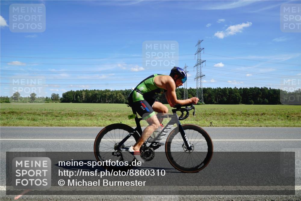 07.09.2025 - 19. Norderstedt Triathlon Michael Burmester http://msf.ph/oto/8860310 07.09.2025 13:49:33 Radfahren 997 meine-sportfotos.de