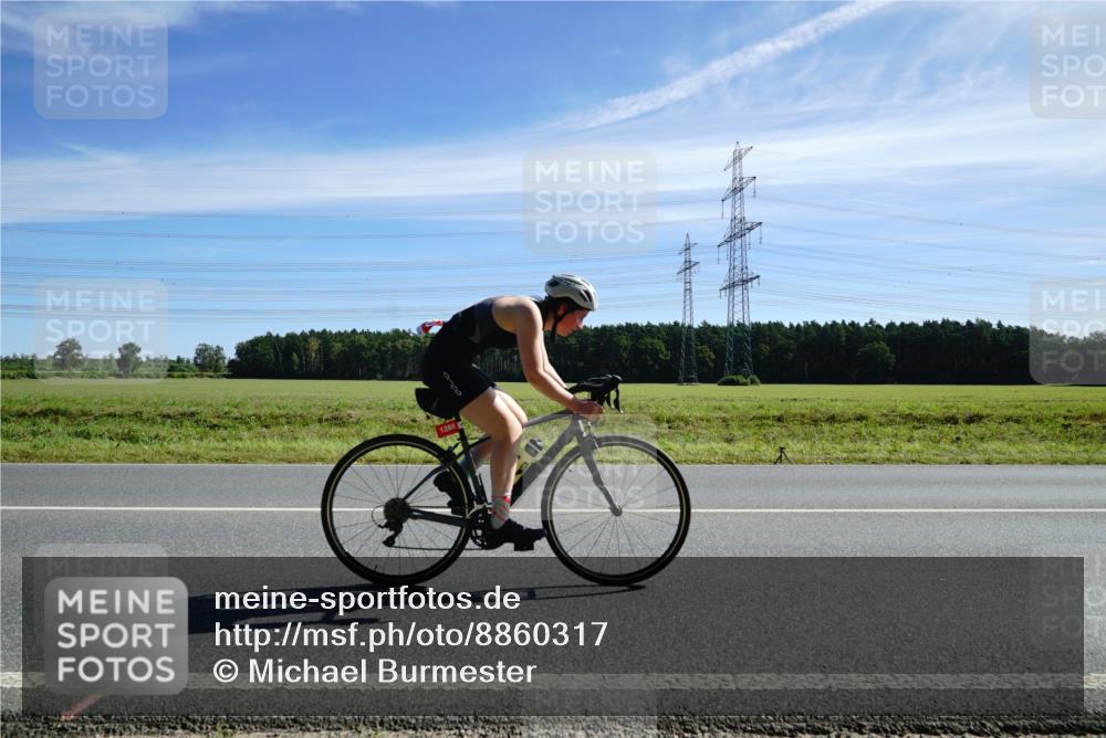 07.09.2025 - 19. Norderstedt Triathlon Michael Burmester http://msf.ph/oto/8860317 07.09.2025 11:48:33 Radfahren 1288 meine-sportfotos.de