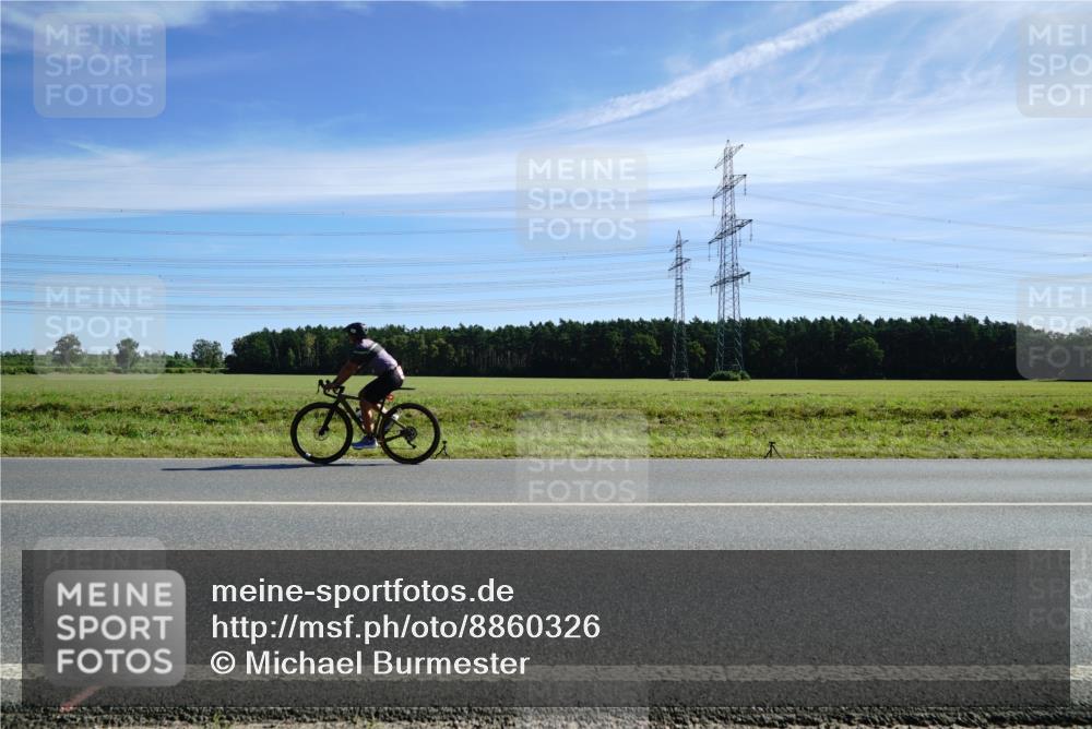 07.09.2025 - 19. Norderstedt Triathlon Michael Burmester http://msf.ph/oto/8860326 07.09.2025 11:48:46 Radfahren 1372 meine-sportfotos.de