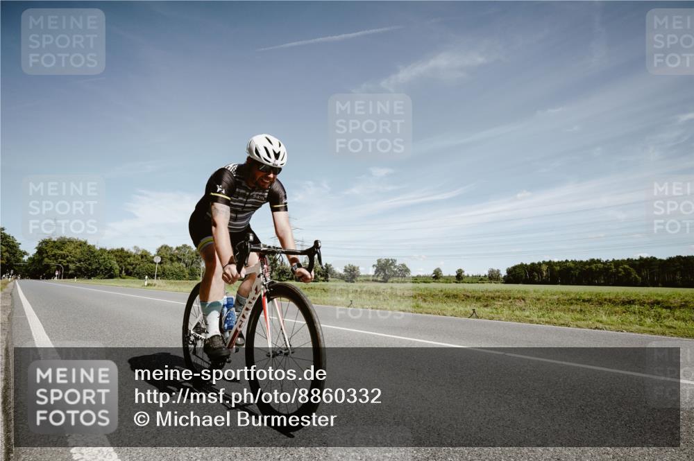 07.09.2025 - 19. Norderstedt Triathlon Michael Burmester http://msf.ph/oto/8860332 07.09.2025 12:54:23 Radfahren 858 meine-sportfotos.de
