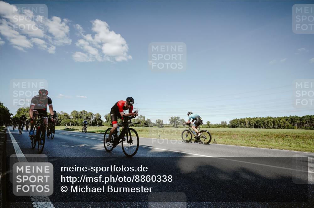 07.09.2025 - 19. Norderstedt Triathlon Michael Burmester http://msf.ph/oto/8860338 07.09.2025 15:52:16 Radfahren 487, 499, 509, 942, 1092, 1097, 1448, 1464 meine-sportfotos.de