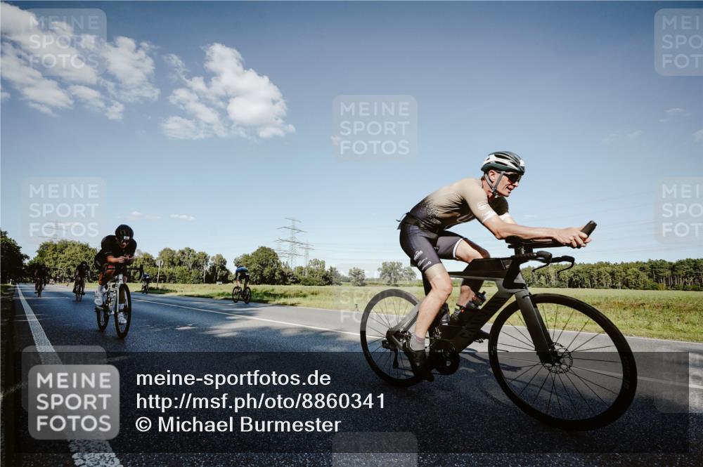 07.09.2025 - 19. Norderstedt Triathlon Michael Burmester http://msf.ph/oto/8860341 07.09.2025 15:52:17 Radfahren 487, 499, 509, 942, 1092, 1097, 1464 meine-sportfotos.de
