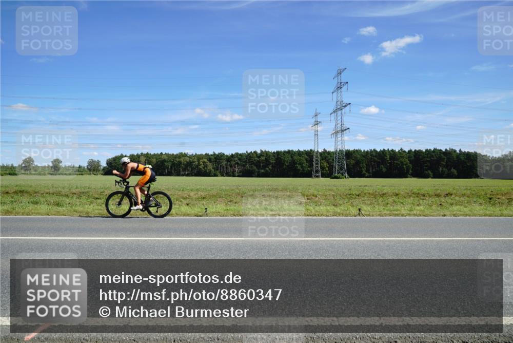 07.09.2025 - 19. Norderstedt Triathlon Michael Burmester http://msf.ph/oto/8860347 07.09.2025 13:49:56 Radfahren 908, 1467 meine-sportfotos.de