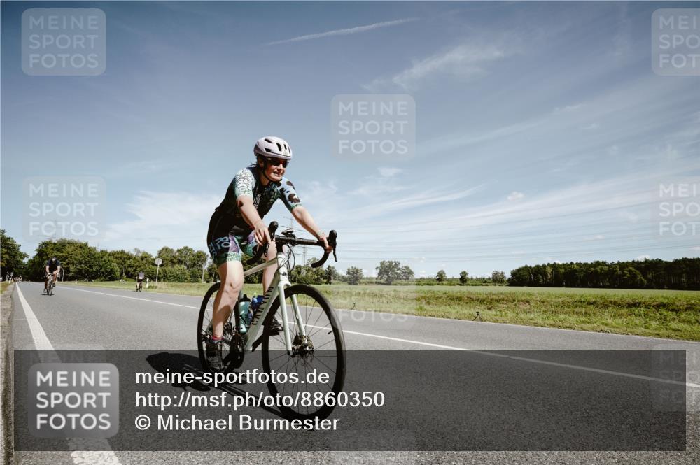 07.09.2025 - 19. Norderstedt Triathlon Michael Burmester http://msf.ph/oto/8860350 07.09.2025 12:54:49 Radfahren 360, 1214 meine-sportfotos.de
