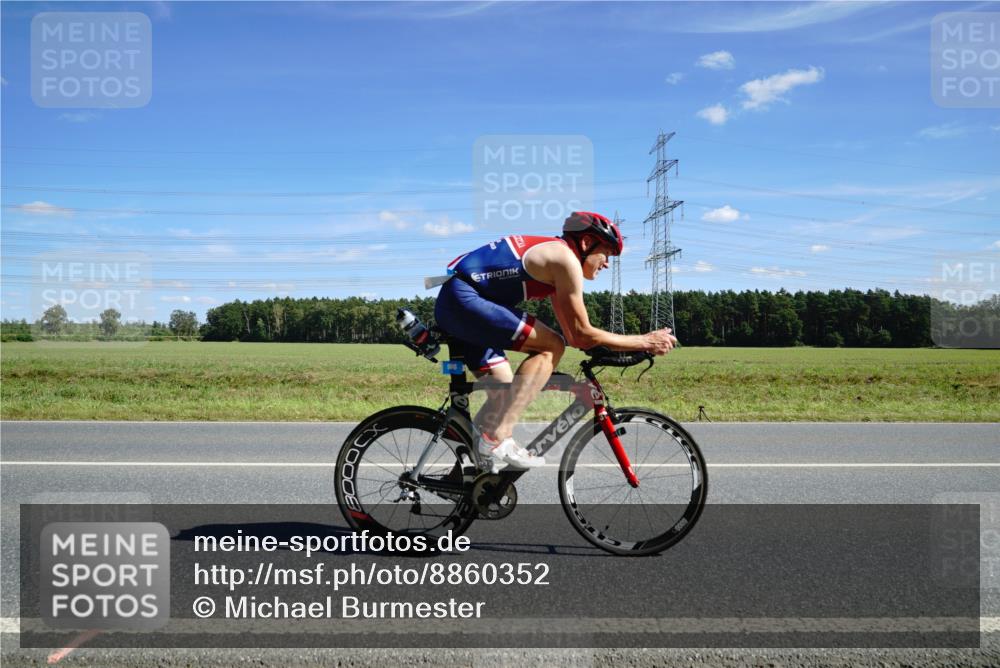 07.09.2025 - 19. Norderstedt Triathlon Michael Burmester http://msf.ph/oto/8860352 07.09.2025 13:49:56 Radfahren 908, 1467 meine-sportfotos.de